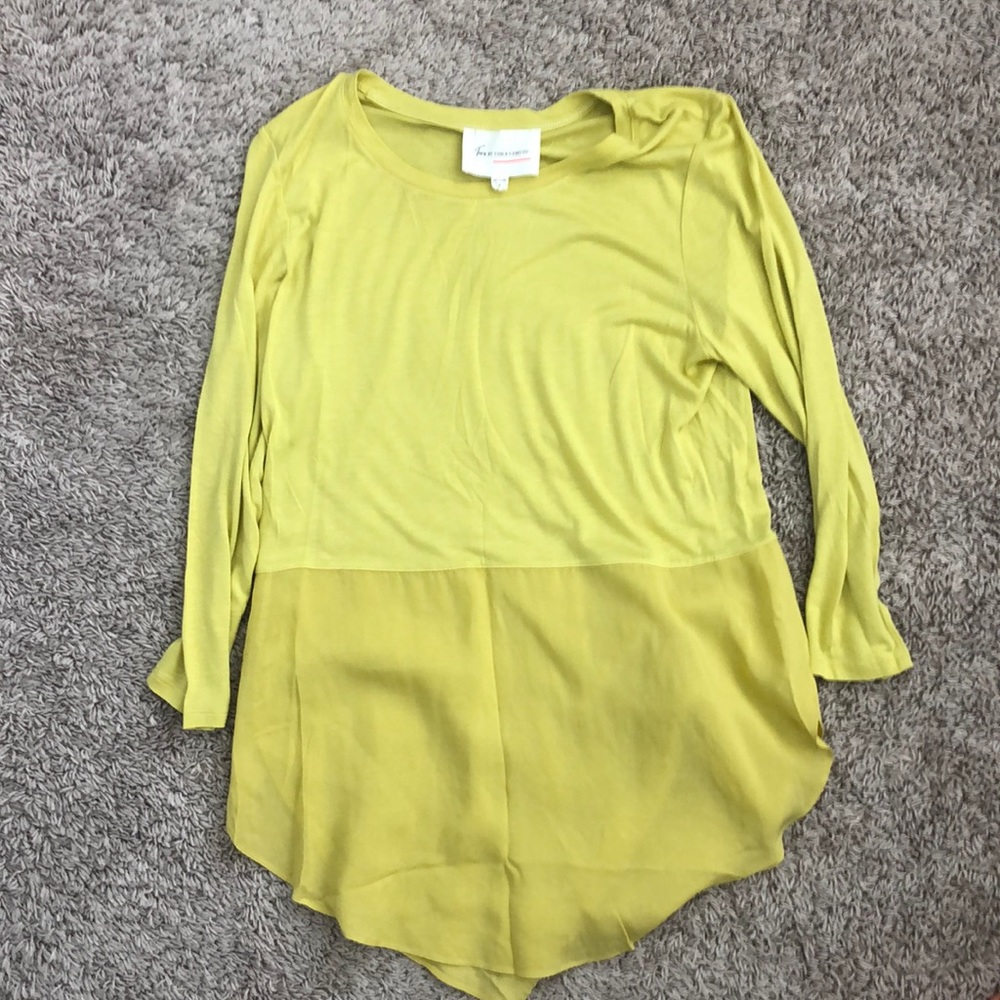 Two by Vince Camuto Top
